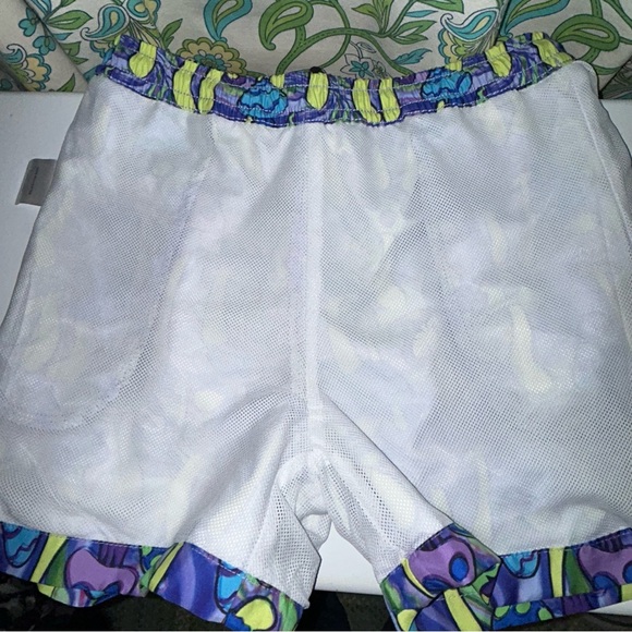 iHeartRaves MUSHROOM BRAIN CAMP SHORTS size M - Picture 6 of 7